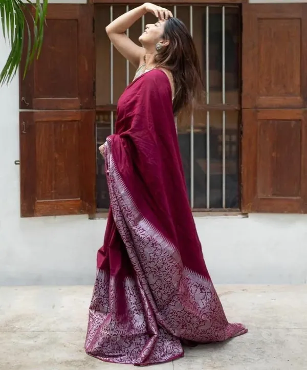 Blue_Embellished_Banarasi_Jacquard_Saree_(Blue)